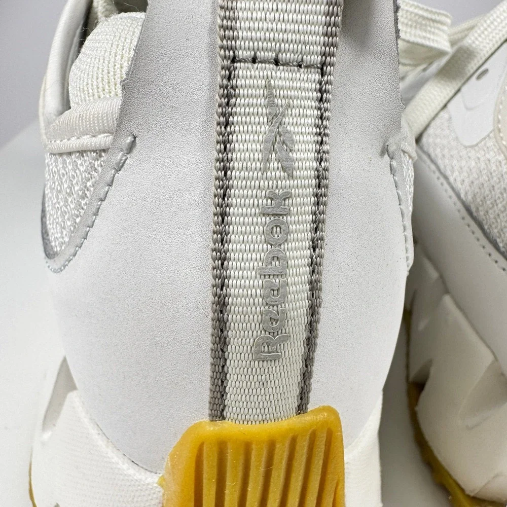 Reebok Zig Dynamica 4 Sneakers Womens Size 7 White Gum Zigzag Sole Running Shoes